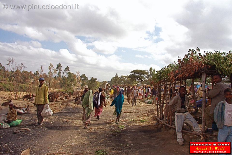 Ethiopia - Mercato lungo la strada per il sud - 09.jpg